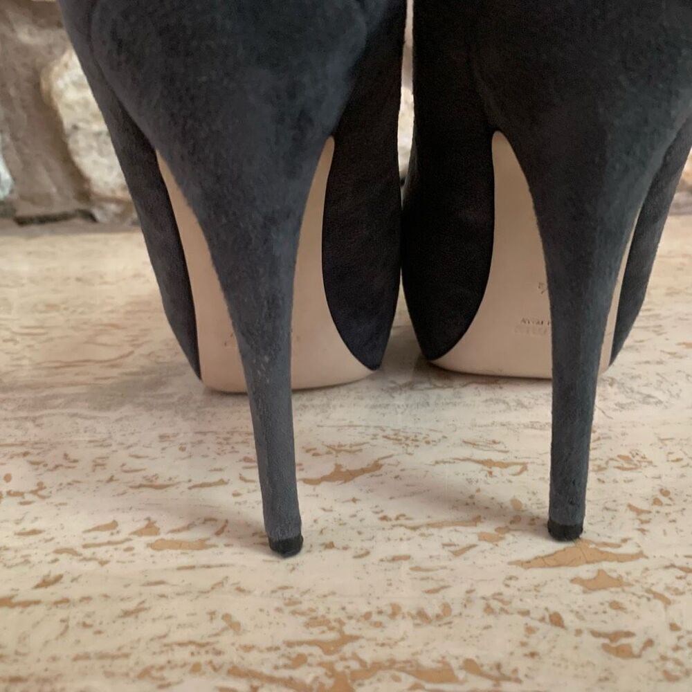 Miu Miu Women’s  Grey suede covered platform pumps size 37.5 - Picture 12 of 13